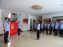 源源集團(tuán)慶祝黨的生日，莊嚴(yán)宣誓